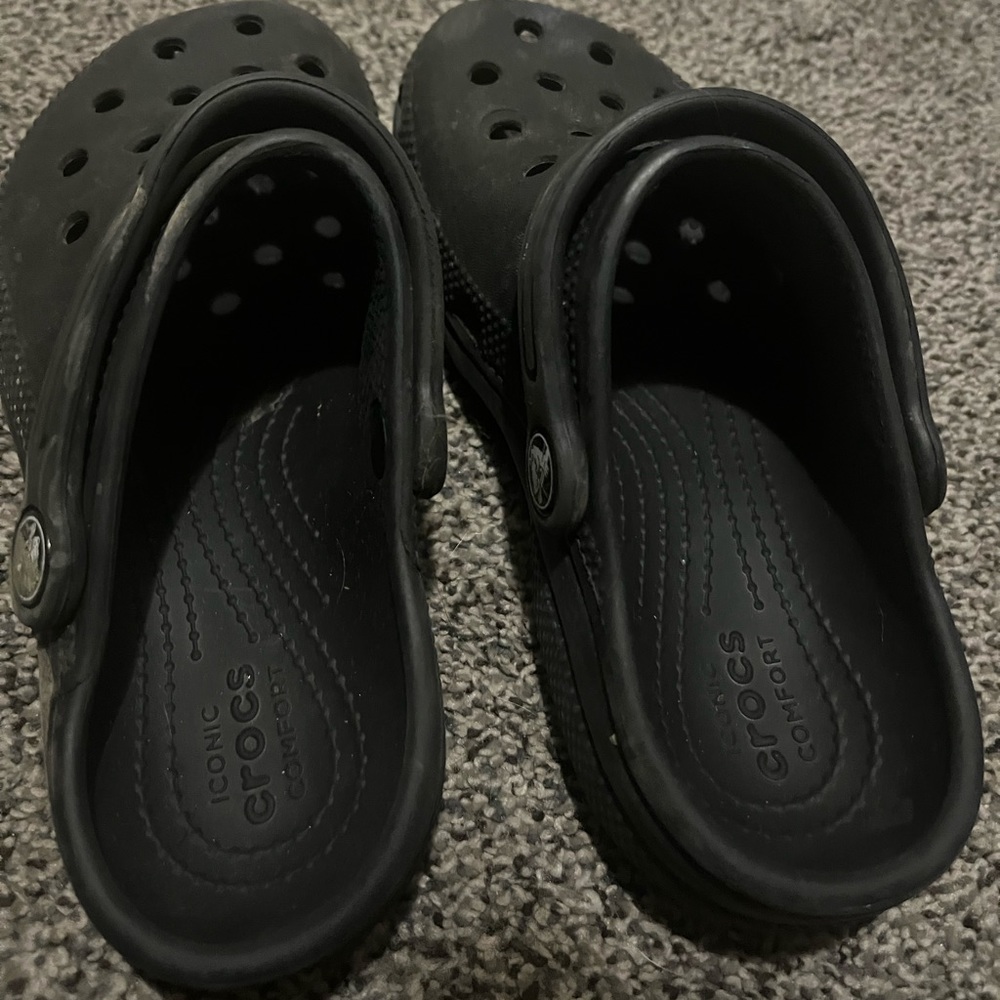 Black crocs little boys 13.